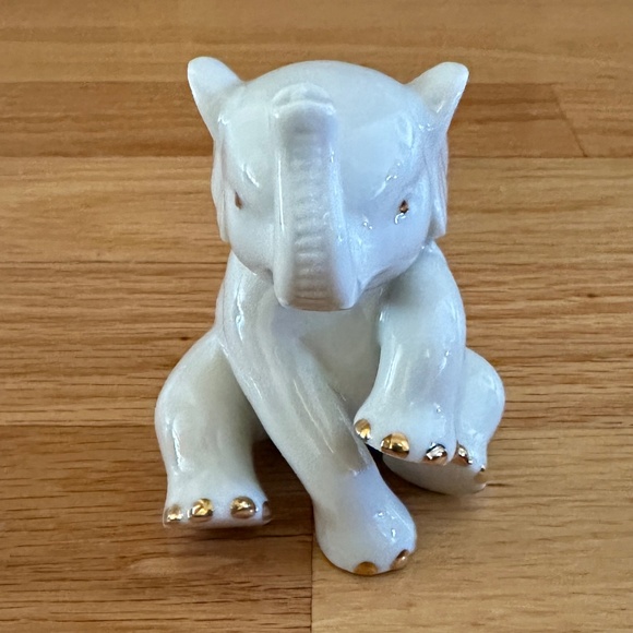 Lenox Baby Elephant Sitting Elephant Trunk Up Elephant - Picture 3 of 11